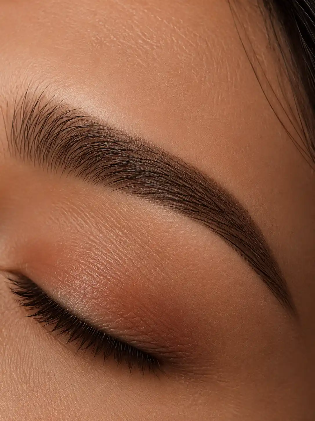 Sourcils au shading Les Deux Sœurs